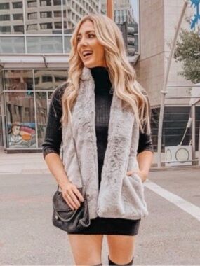 Pink Lily Faux Fur Vest Light Gray Soft Great for Layering